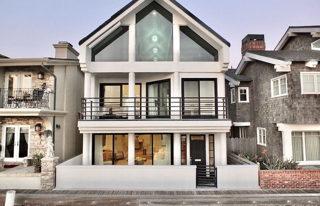 Beachfront Estate - LB Peninsula - Foto 1