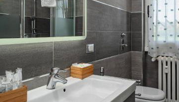 NEW - 4 pax - 10 min Milan Rho Fiera - Foto 3, towels, Shower