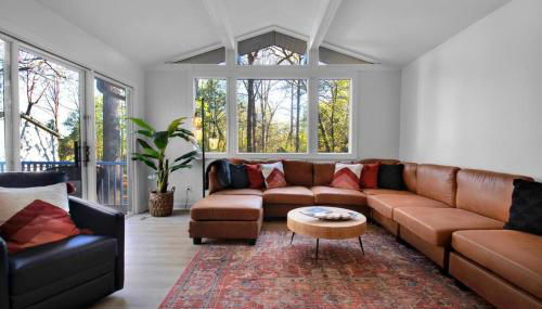 Cozy Retreat near Paris Mtn State Park Sleeps 12 - Foto 1