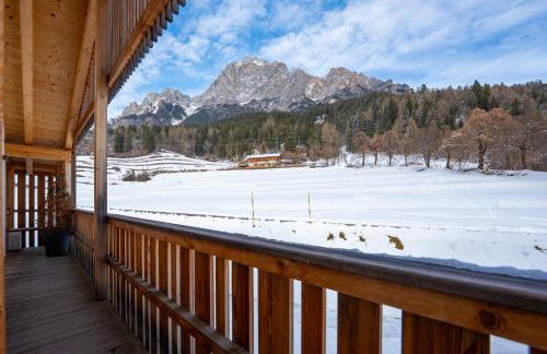 GreenWood Chalet - Spacious Alpine Retreat with Mountain Views - Photo 31