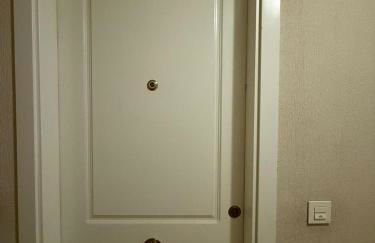 Enjoy the sun and pool in this fabulous apartment - Foto 36