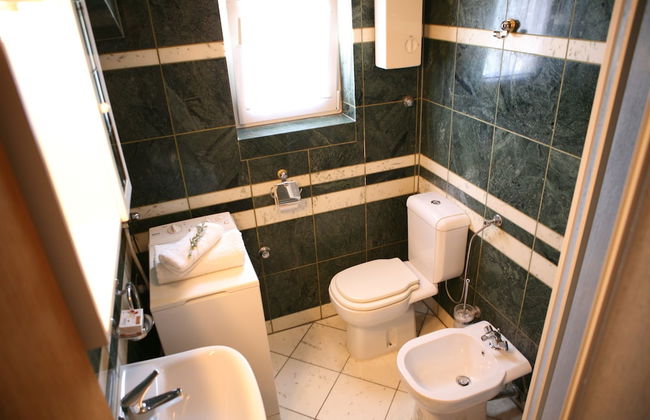 Sea front stone house - Photo 73