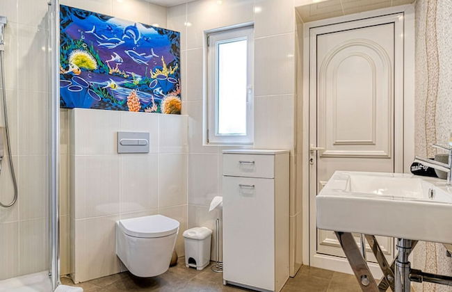 Golfinhos Magnificent Spacious 5 Bedroom Villa - Foto 38