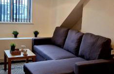 SuperValue Suite 10 - Fast WiFi, Hotel Linen, Keyless Entry, City only 10 Mins - BY PROPERTY PROMISE - Foto 1