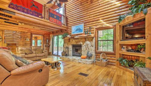 Log Cabin Sanctuary in Inverness with Furnished Deck - Foto 2