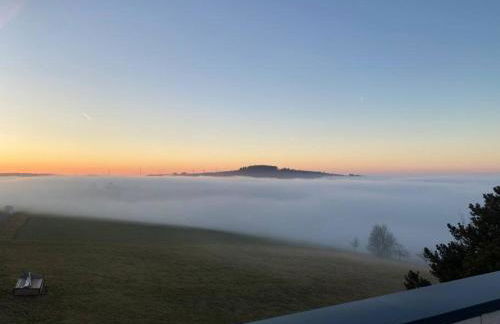 Wunderschöne 2,5 - Zimmer- Ferienwohnung mit Terrasse und Fernblick im Vordertaunus - Foto 13