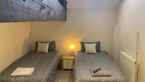 RIVERSIDE APARTMENT IN THE CENTRE - Foto 2