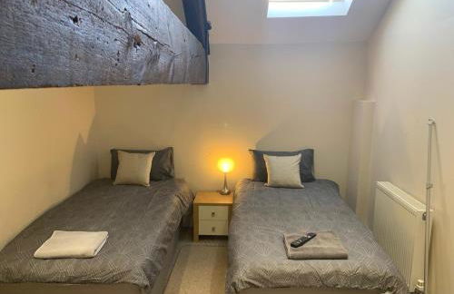 RIVERSIDE APARTMENT IN THE CENTRE - Foto 2