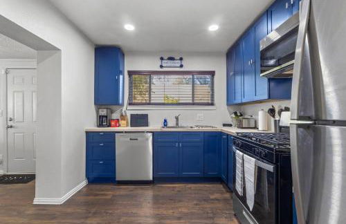 5BR Historic Home 5 min to Downtown Dallas with Large Balcony, 2 Dining Areas, 3 Fireplaces & Soaking Tub - Foto 16