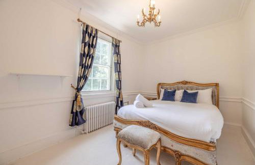 Luxury Grand Windsor Mansion Private 5 Acres & Helipad - Photo 25