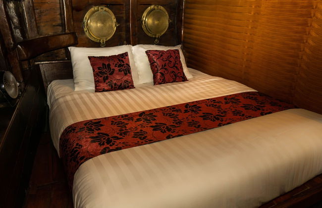 Komodo Pirate Boat - Phinisi Liveaboard - Foto 15