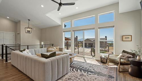 Mountain Art Retreat Ski Escape Hot Tub Games - Foto 4