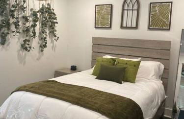 Cozy 2-bedroom Farmhouse with parking on premise - Foto 17