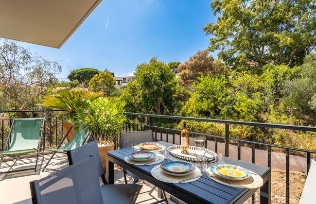 2 bedroom Apartment in Bormes-les-Mimosas with swimming pool and garden - Photo 14