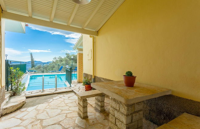 Sofia Large Private Pool Walk to Beach Sea Views A C Wifi Car Not Required - 1552 - Photo 8