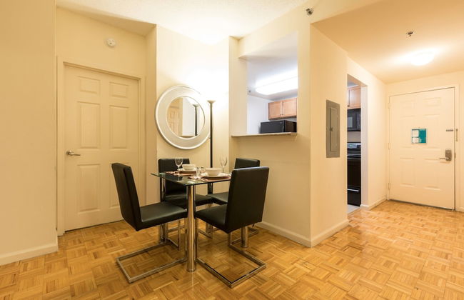 Bluebird Suites near Newport Center - Foto 16