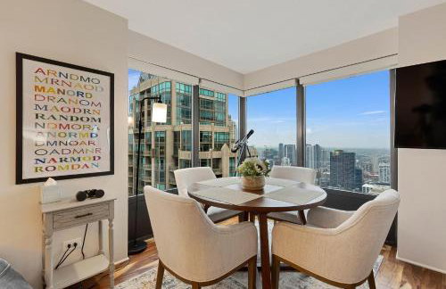 2bd River North Condo with Million Dollar Views! condo - Photo 10