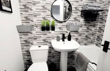 Stylish home in Linlithgow Near Edinburgh Airport Free parking Free WiFi - Foto 7