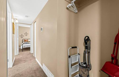 Cozy 3BR Home Friendly City of Hazel Park - Foto 18