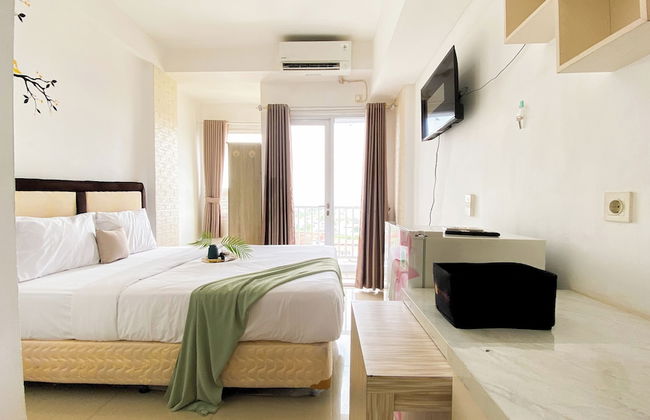 Homey And Cozy Living Studio At Poris 88 Apartment - Foto 19