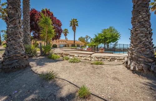 Hilltop Oasis - Foto 39