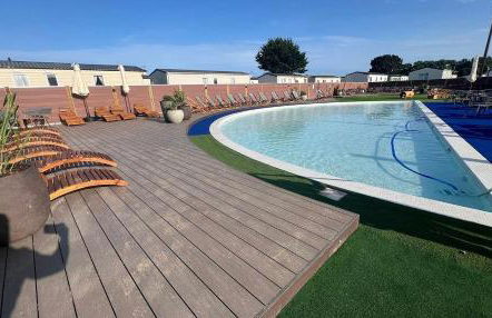 Hayling Island Holiday Park Holiday Home Sleeps 4 - Photo 7
