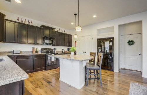 Spacious Family Getaway Near Downtown - Foto 13