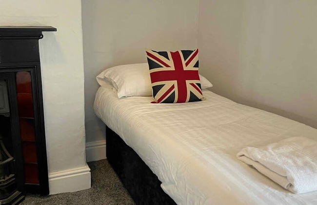 The North Wales Gathering - Hot Tub Sleeps Up 16 - Foto 15