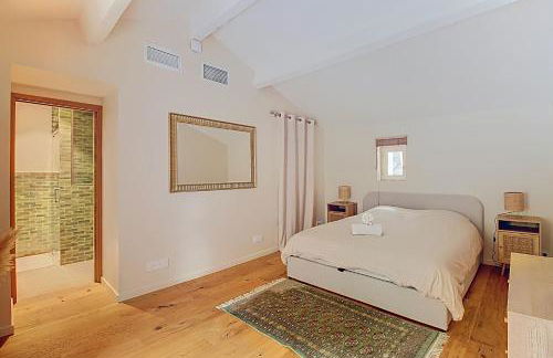 Superbe Mas Provençal rénové avec piscine, billard et climatisation à Paradou - Foto 77