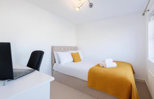 Driveway Stylish 3Bedroom Home in Middleton - Foto 13