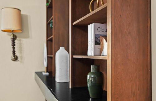 Mira Mesa Family Retreat 4BR with Balcony and Firepit - Photo 26