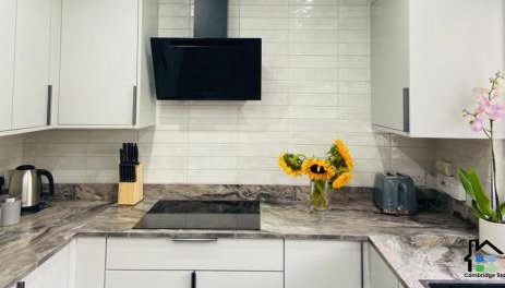 3 Bedroom House Garden Free Parking 15 min to centre 5 min to motorway - Foto 2