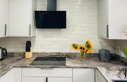 3 Bedroom House Garden Free Parking 15 min to centre 5 min to motorway - Foto 2