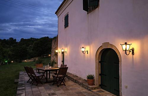 'Perithyron', Konstantina's House, Old Perithia - An Authentic stone Retreat in Corfu's most Historic Village - Photo 35