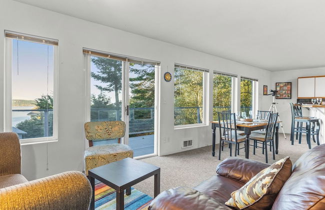 Incredible Water Views, Deck Relaxing Retreat Greenbank Getaway by Avantstay - Foto 13