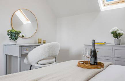 Brand New Luxury Cottage - Garden - Private Parking - Netflix - Coffee Station - Work Desk - Foto 19