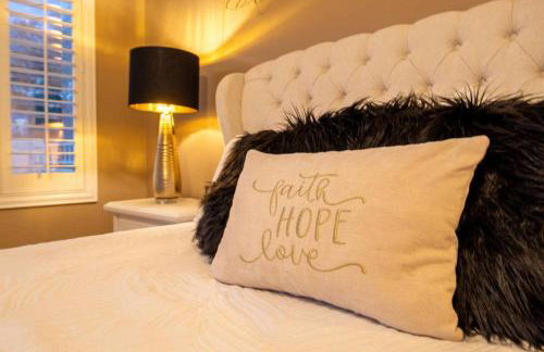 Heated Pool • Mini Golf • Huge Backyard • King Bed - Foto 43