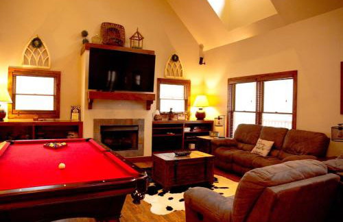 Secluded Cabin - Games, Fire Pit, Hot Tub, Pet OK - Foto 26