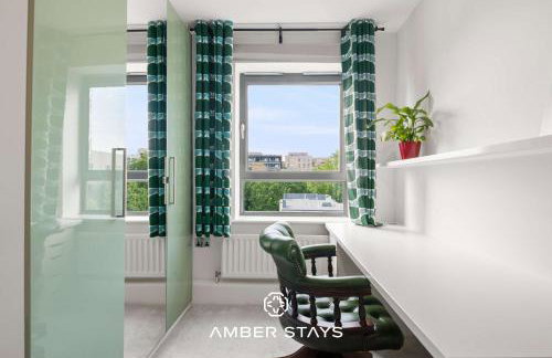 Modern 3 Bed Apartment in Acton by Amber Stays, Perfect for Business & Contractors - Photo 8