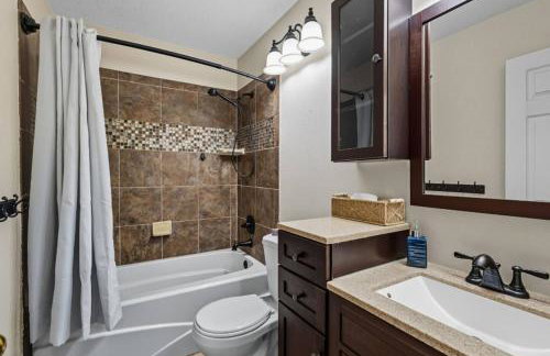 Family Milton Home with Private Pool - Foto 26