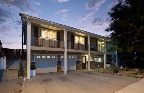 MtnCity Views 4BR Firepit FamilyRetreat NearUNR - Foto 59