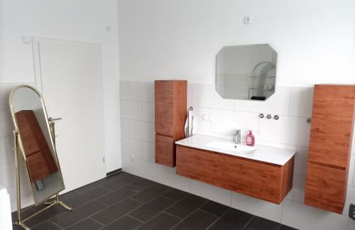 Apartment O3 - Gehobene 6-Zimmer Wohnung 180qm für 1-7 Personen 1x DZ 1x ZZ 3x EZ - Foto 20