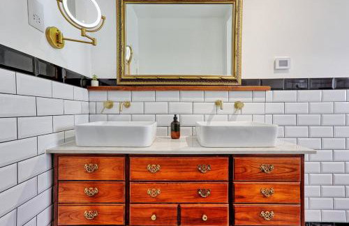 Beautiful 5 bed house, relaxing garden and driveway parking 10 min to the beach - Foto 6