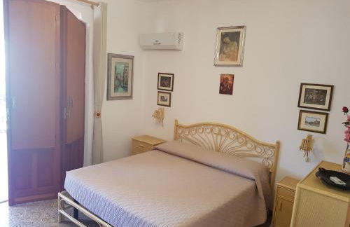 Villa del Golfo Urio with swimming pool shared by the two apartments it is essential to have a car - Foto 48