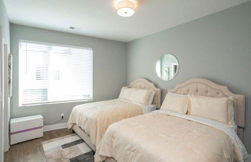 Luxury Townhome Skyline Views Mins To DT - Foto 46