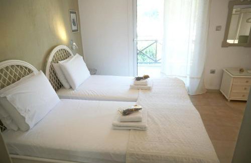 Delfini Villa, beachfront 2-bdrm maisonette - Foto 5