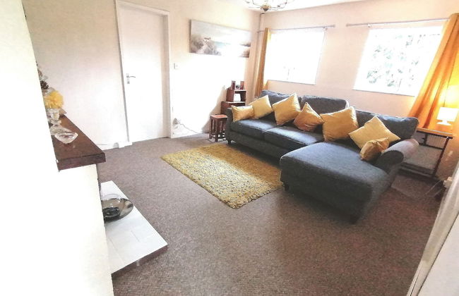 Lovely 2-bed Cottage in Pencarreg - Photo 8