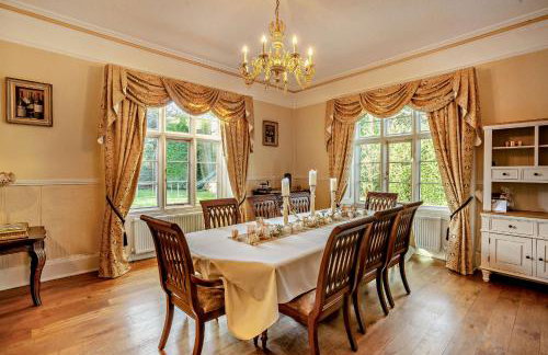 Luxury Detached House in Large Private Grounds, with Outdoor Jacuzzi and Sauna - Foto 7