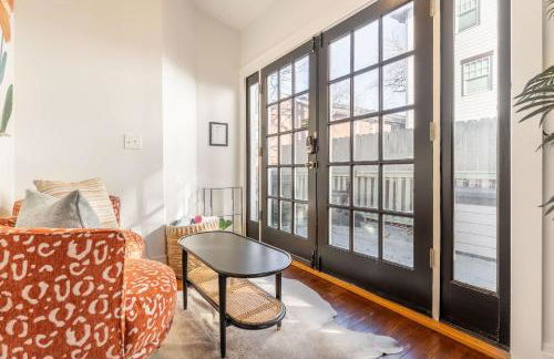 Notes of Southern Charm - Walkable to Food & Shops - Foto 24