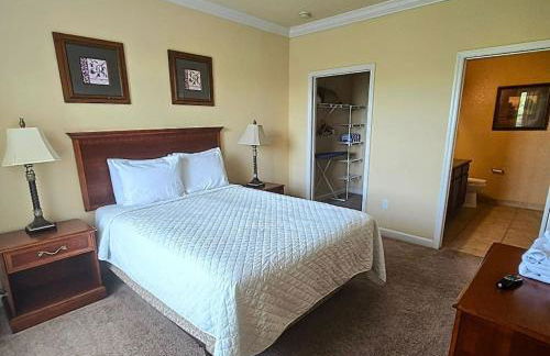 Tuscan Dream 2 Bedroom Condo by RedAwning - Foto 28